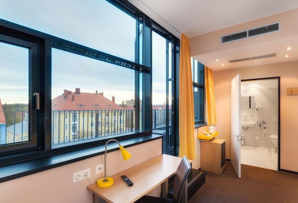B&B Hotel Muenchen-Moosach 外观 照片