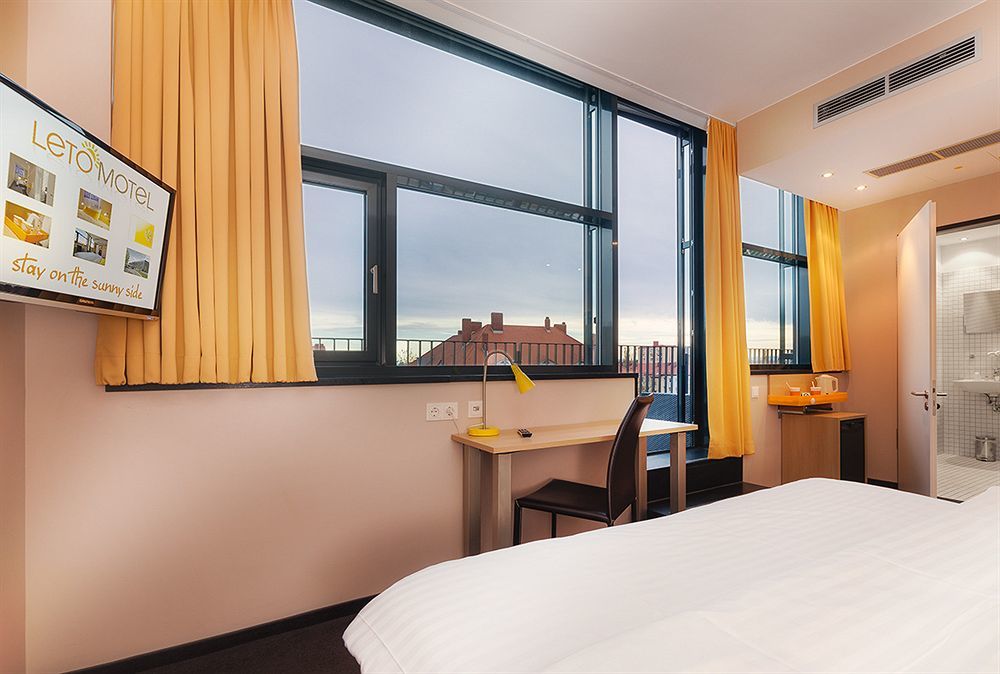 B&B Hotel Muenchen-Moosach 外观 照片